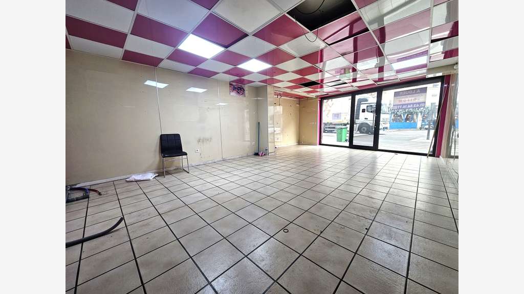 Location pure 76 m² rue du Faubourg St Antoine