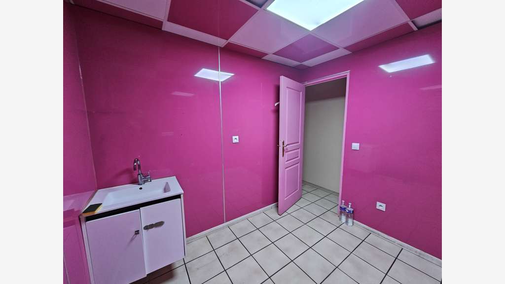 Location pure 76 m² rue du Faubourg St Antoine