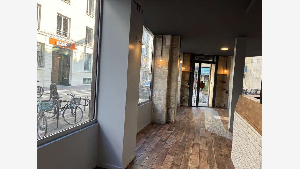 Location local d'exception 211m² à Paris 11e