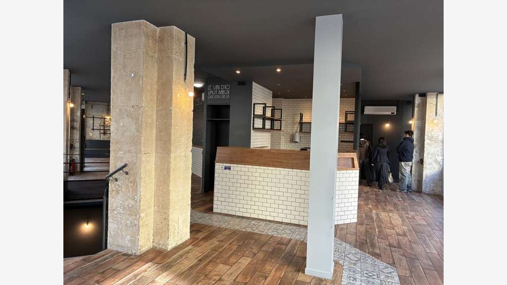 Location local d'exception 211m² à Paris 11e