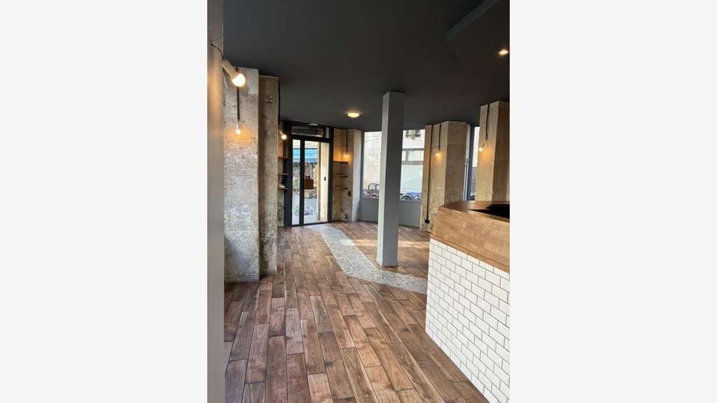 Location local d'exception 211m² à Paris 11e