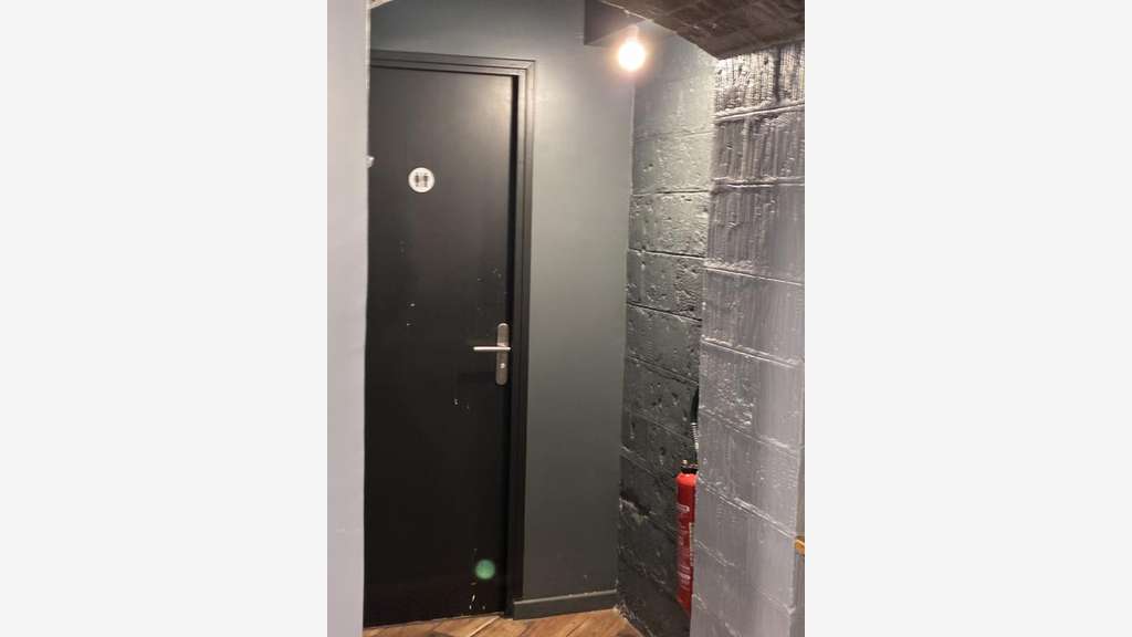Location local d'exception 211m² à Paris 11e
