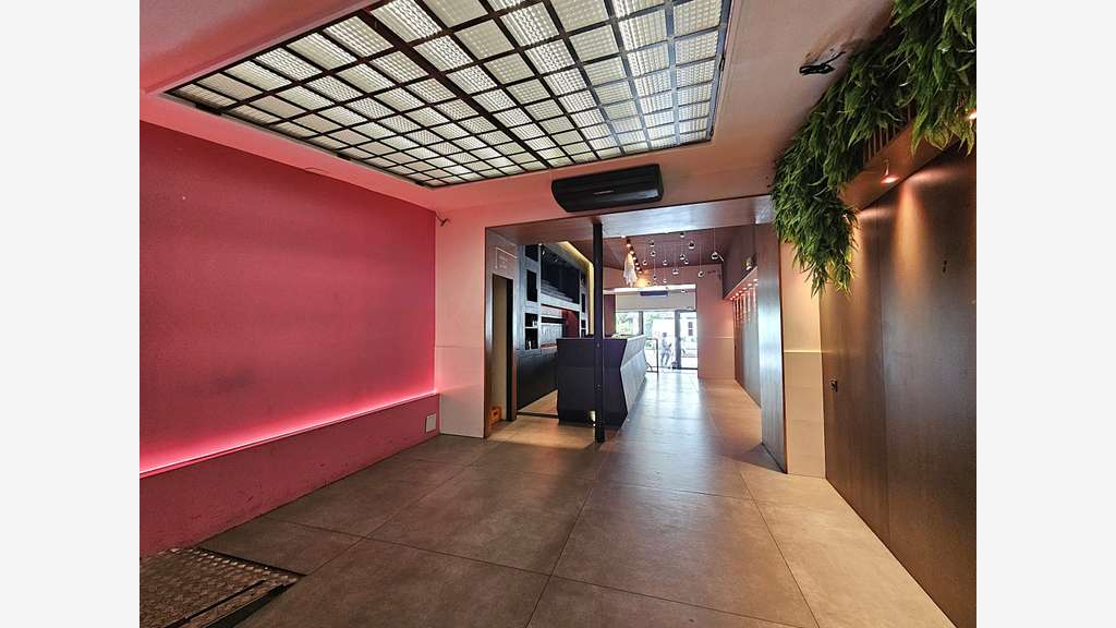 Location pure boutique 101m² rue Oberkampf 75011