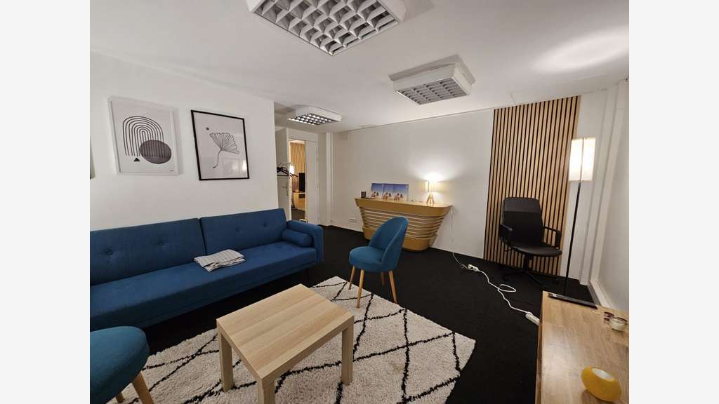 Local atypique sur cour 290m²-75011 Paris-Bastille