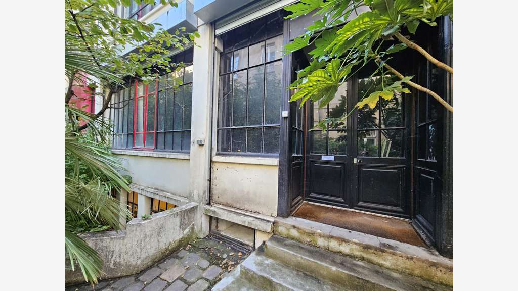 Local atypique sur cour 290m²-75011 Paris-Bastille