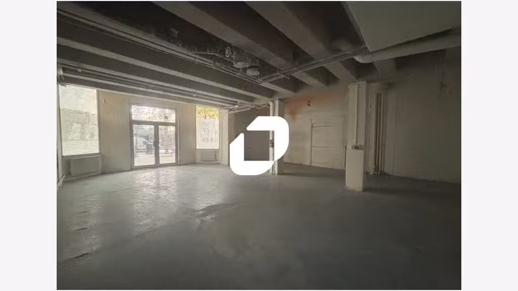 A louer Local commercial 76m² Paris