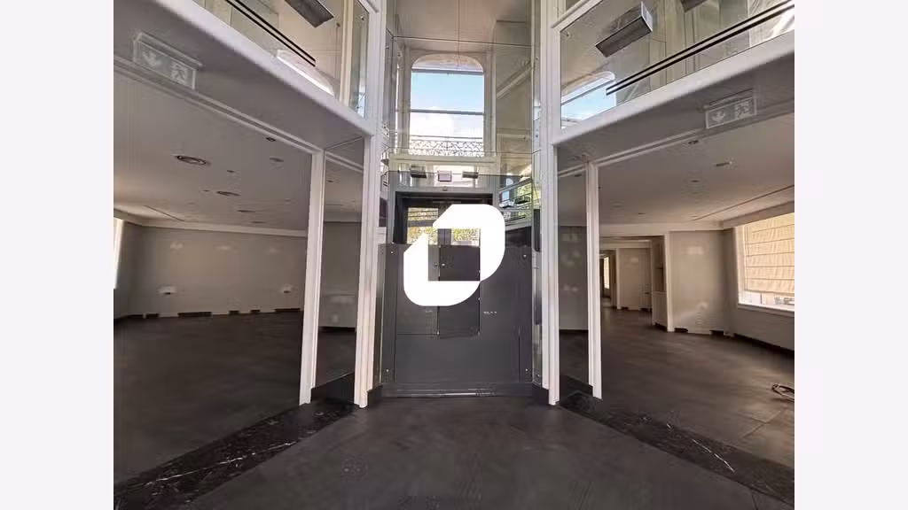 A louer Local commercial 373m² Paris