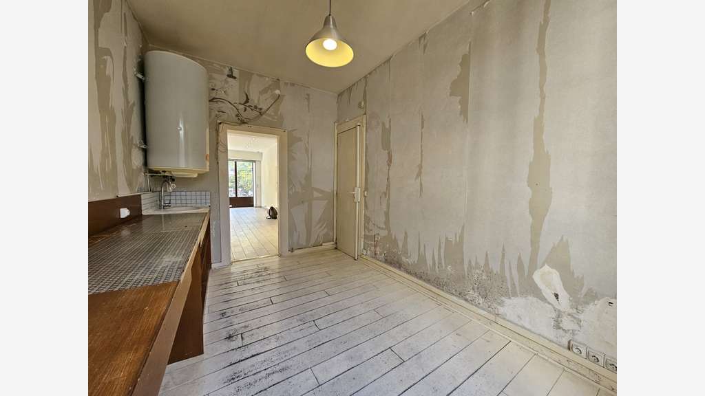 Location pure 35m² restauration possible 75011