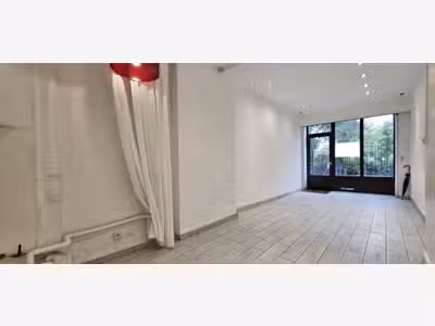Location pure 35m² restauration possible 75011