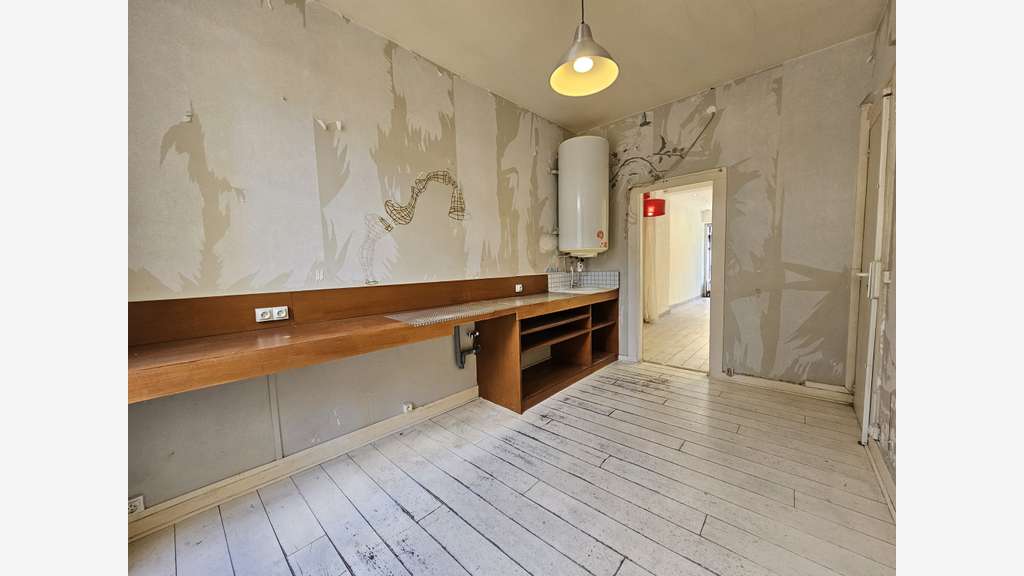 Location pure 35m² restauration possible 75011