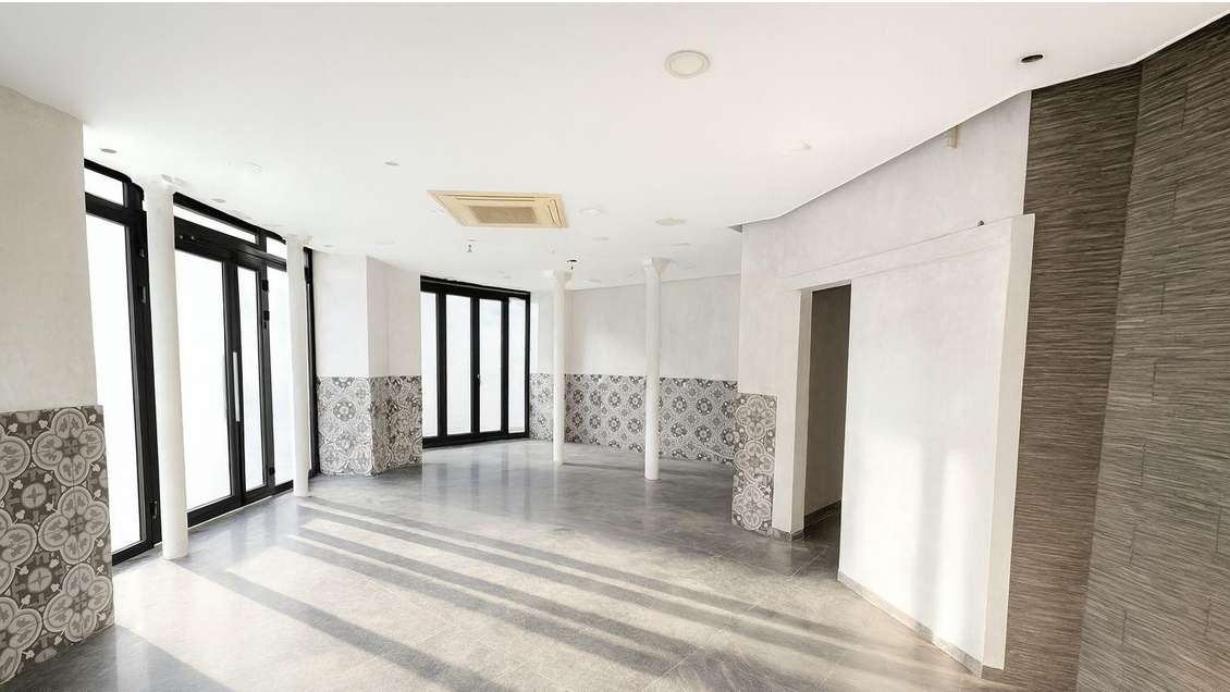 Location local 135m² Paris 12e Porte de Charenton