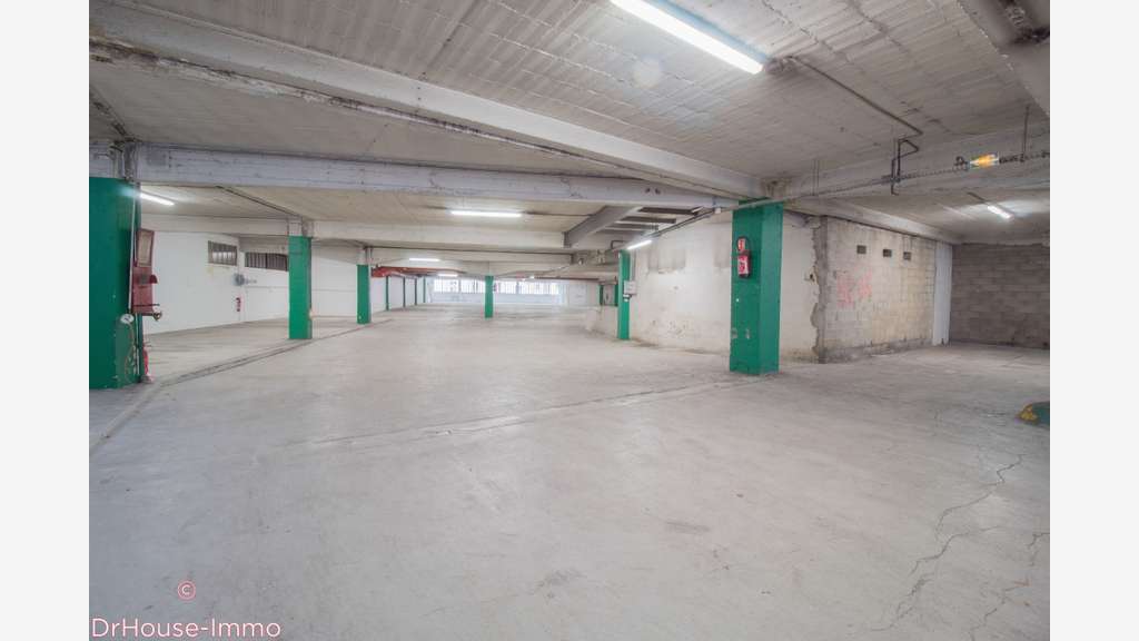 A louer local professionnel XXL 1609m² à Paris 12e