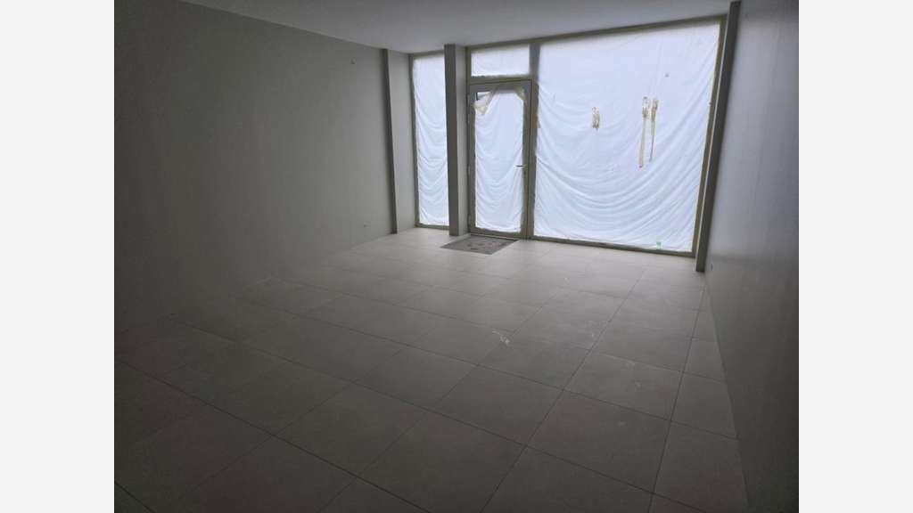 Location boutique neuve 48m² à Paris 12e