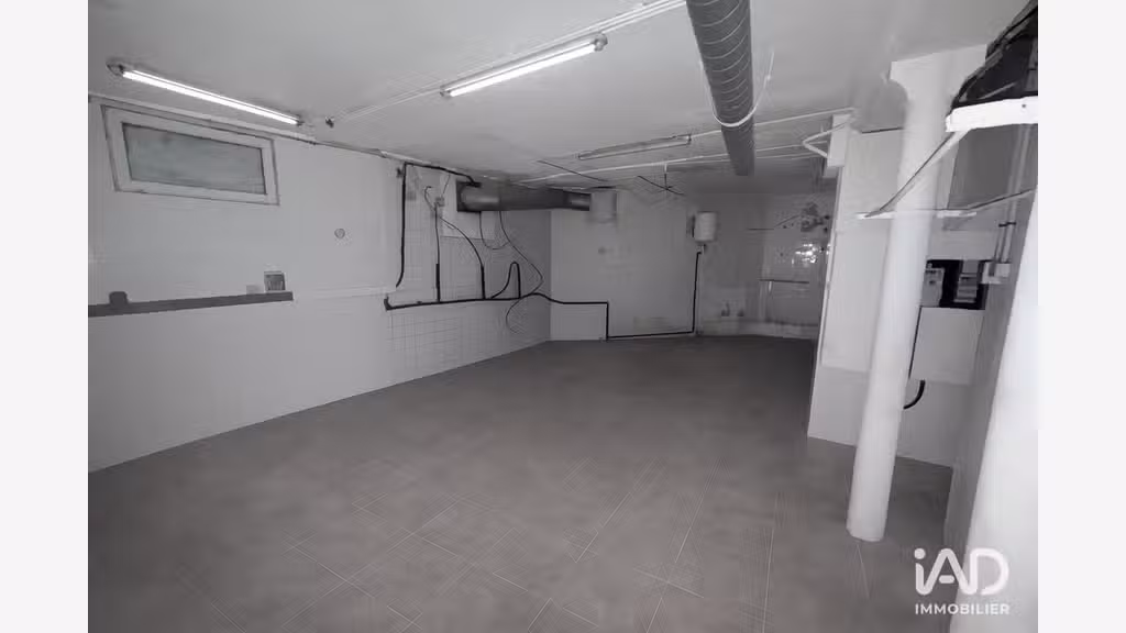 Loue local 135m² à Paris 75012 porte de Charenton