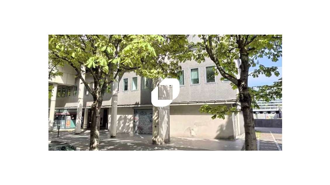 A louer Local commercial 84m² Paris