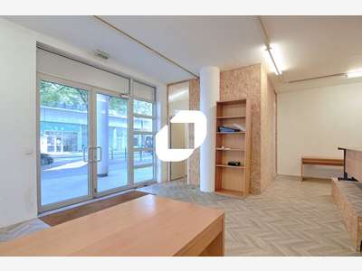 A louer Local commercial 84m² Paris