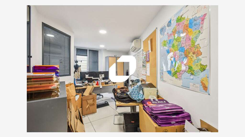 A louer Local commercial 731m² Paris