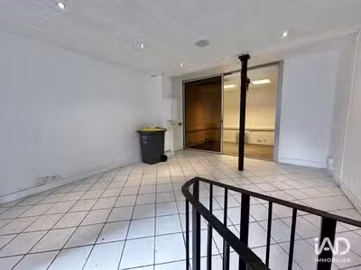 Location local commercial de 46m² à Paris 75013