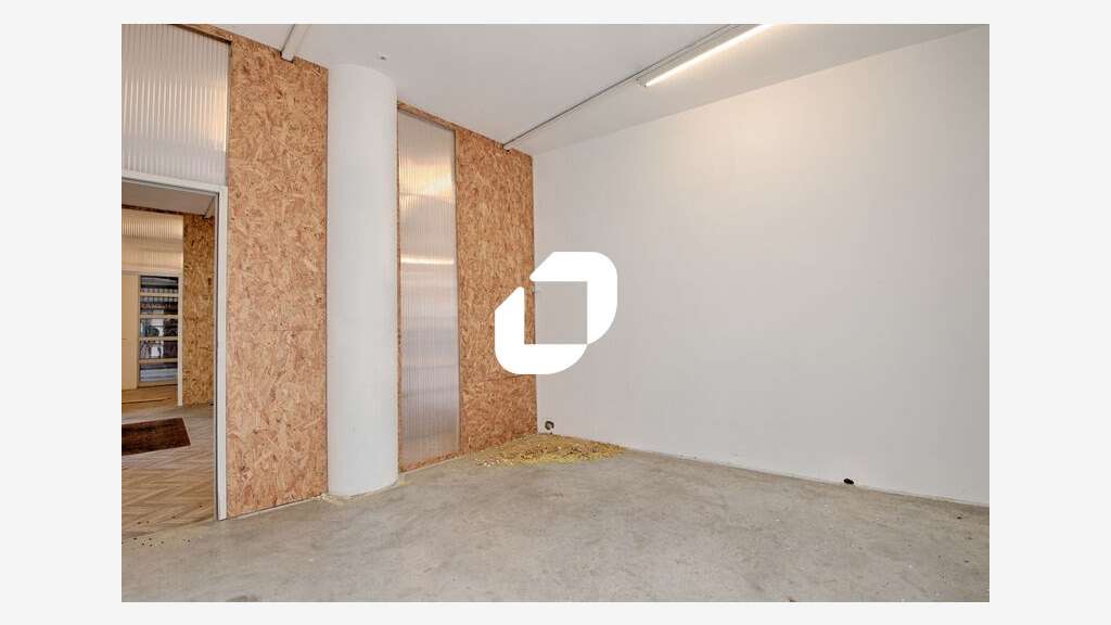 A louer Local commercial 84m² Paris