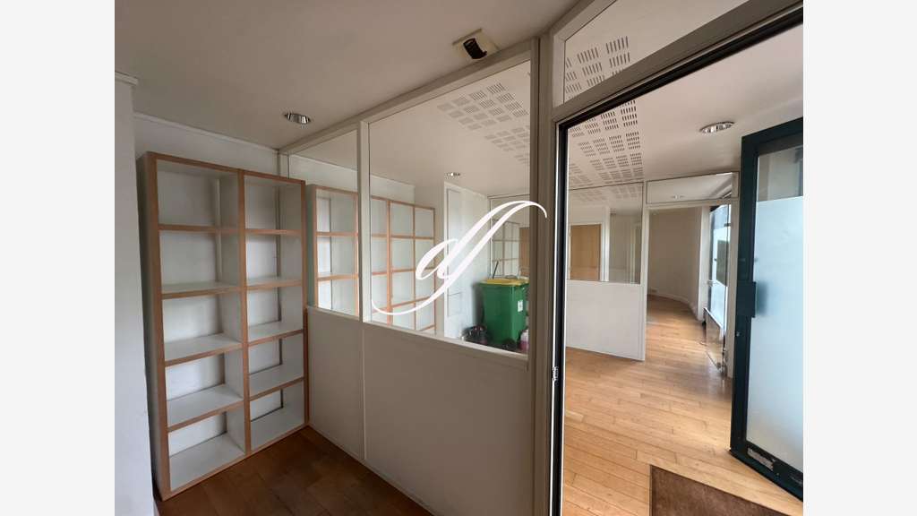 Location local commercial 38m² à Montparnasse