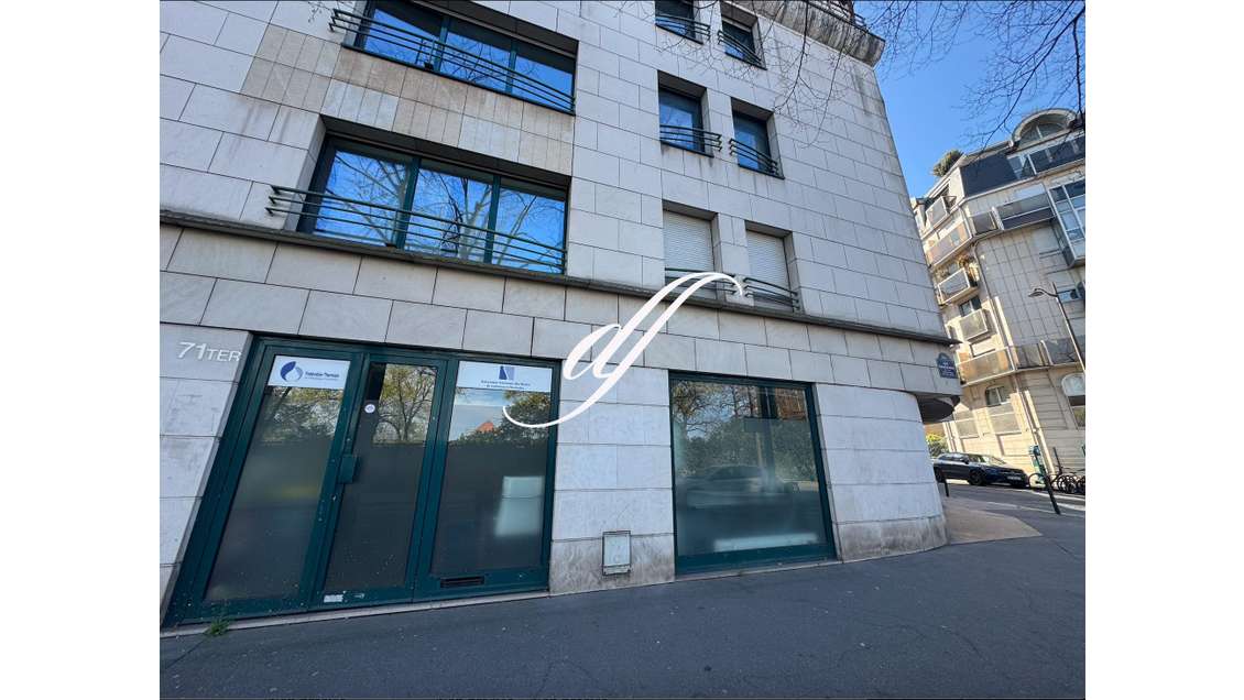 Location local commercial 38m² à Montparnasse