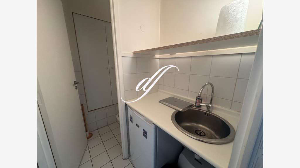 Location local commercial 38m² à Montparnasse