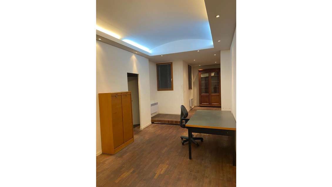 A louer bureau 33m² à Paris 15e Commerce
