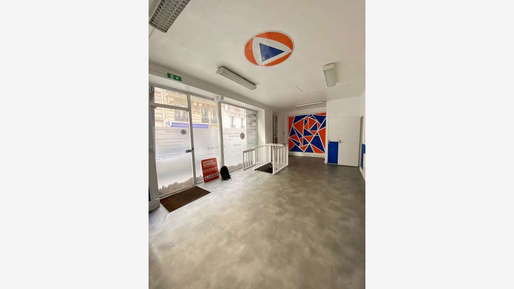 Local commercial 75m² Paris 15e Alleray Procession