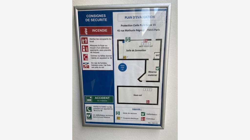 Local commercial 75m² Paris 15e Alleray Procession