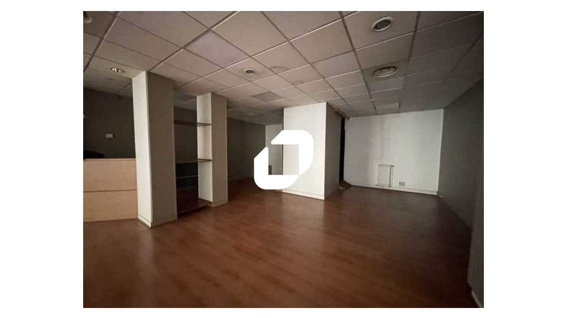 A louer Local commercial 137m² Paris