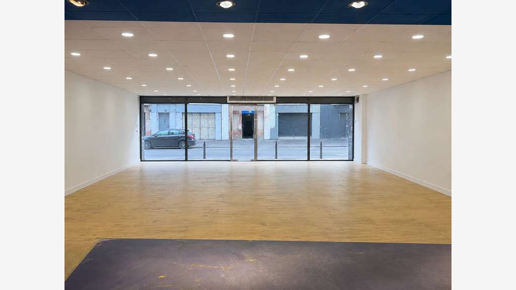 A louer local 340m² rue de Vouillé à Paris 75015