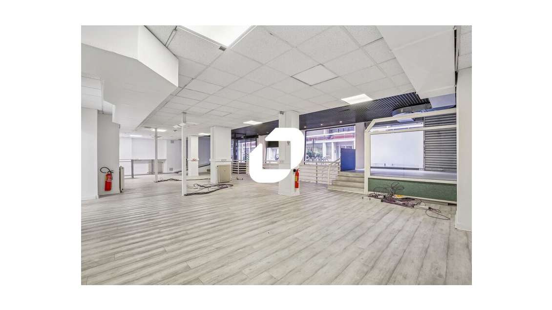 A louer Local commercial 807m² Paris