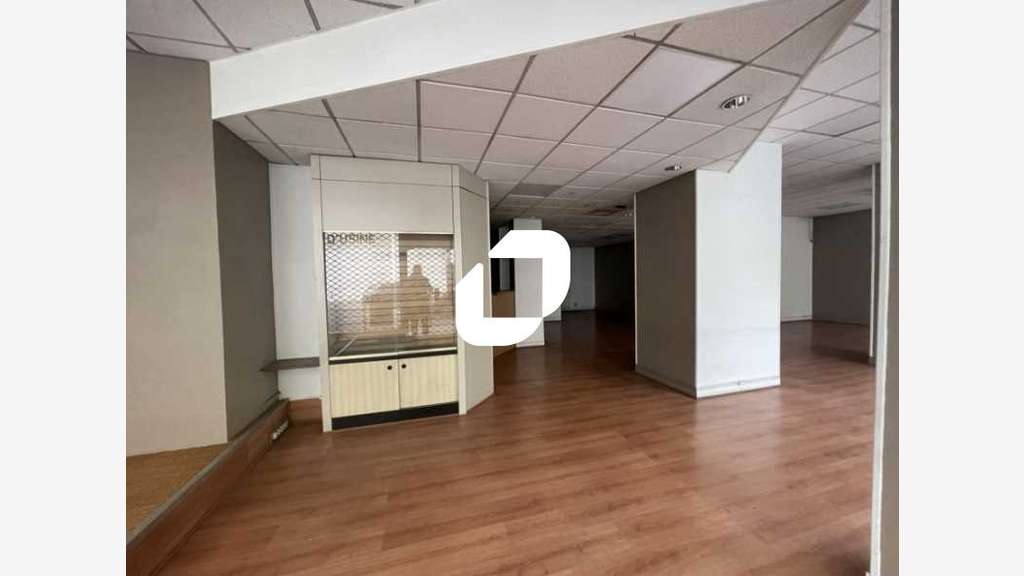 A louer Local commercial 137m² Paris
