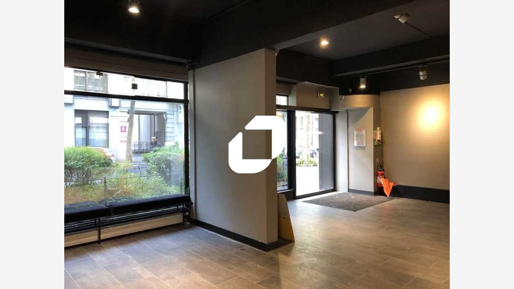 A louer Local commercial 345m² Paris
