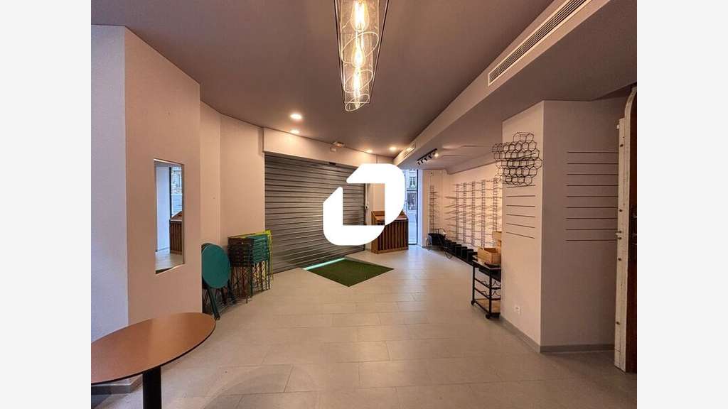 A louer Local commercial 105m² Paris