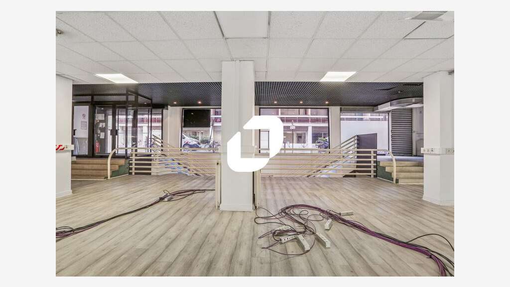 A louer Local commercial 807m² Paris