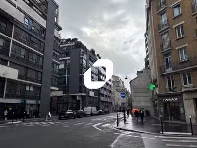 A louer Local commercial 79m² Paris