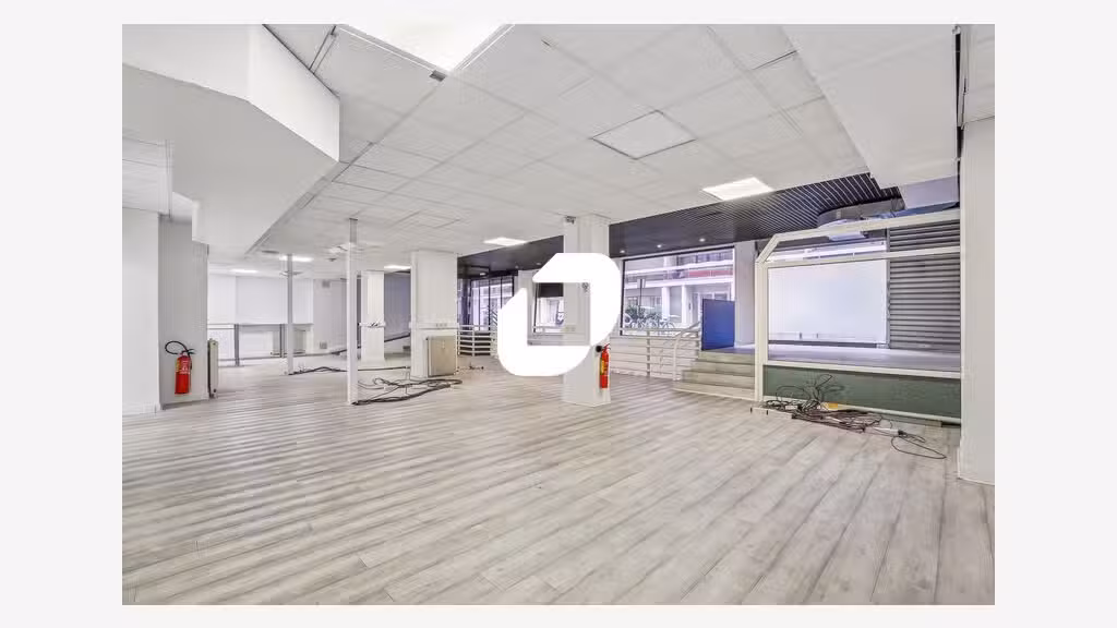 A louer Local commercial 807m² Paris