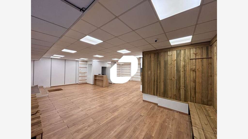 A louer Local commercial 132m² Paris