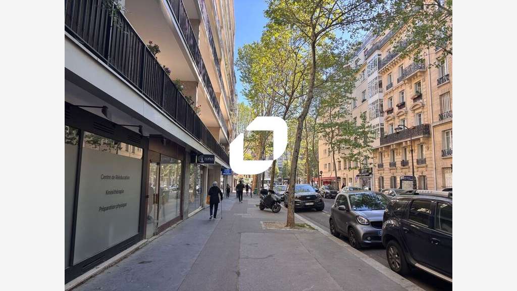 A louer Local commercial 132m² Paris