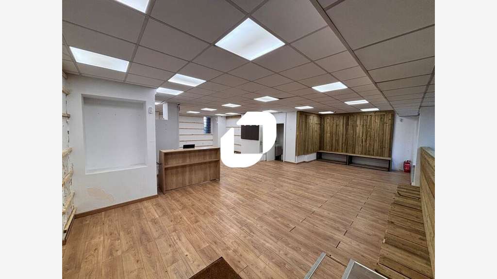 A louer Local commercial 132m² Paris