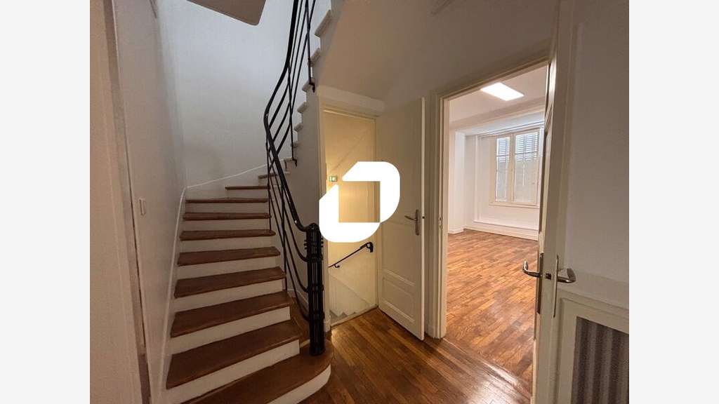 A louer Local commercial 185m² Paris