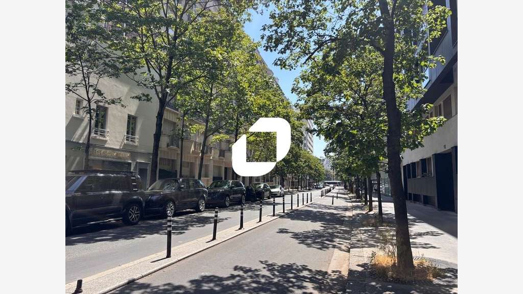 A louer Local commercial 185m² Paris