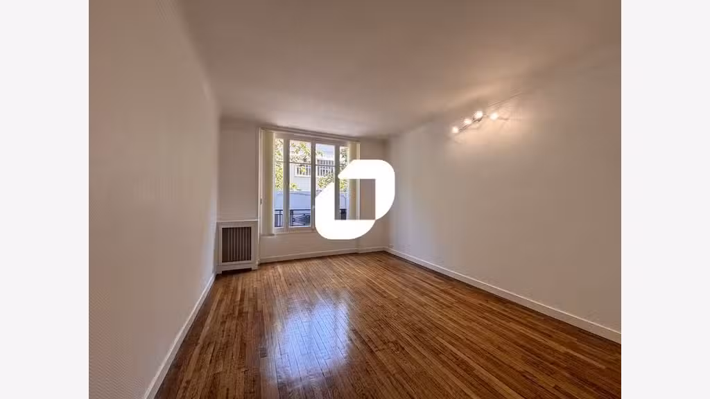 A louer Local commercial 185m² Paris