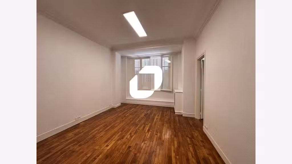 A louer Local commercial 185m² Paris