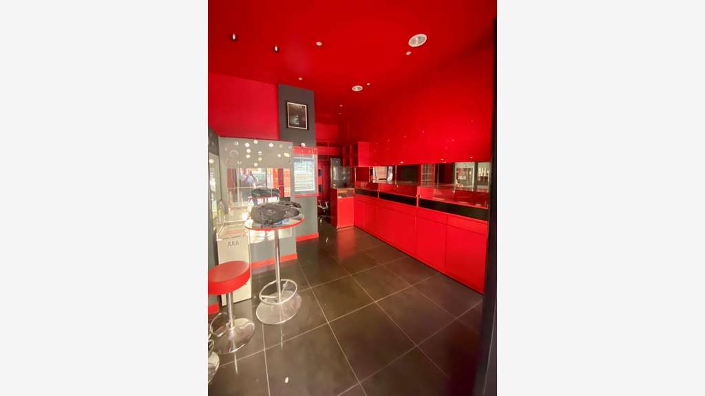 PARIS 16e – AVENUE MOZART – LOCAL COMMERCIAL 45 m²