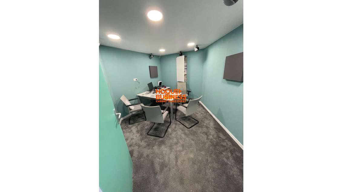 Location local commercial de 68m² d'angle Paris 17