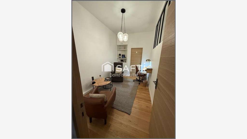 Location local pro 37m² Paris 75017 quartier animé