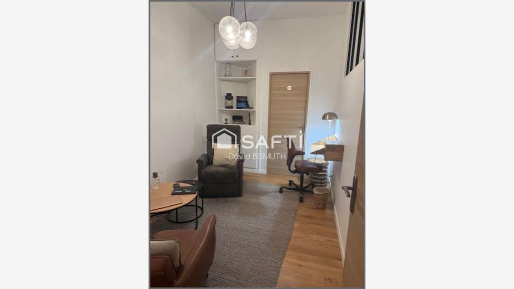 Location local pro 37m² Paris 75017 quartier animé