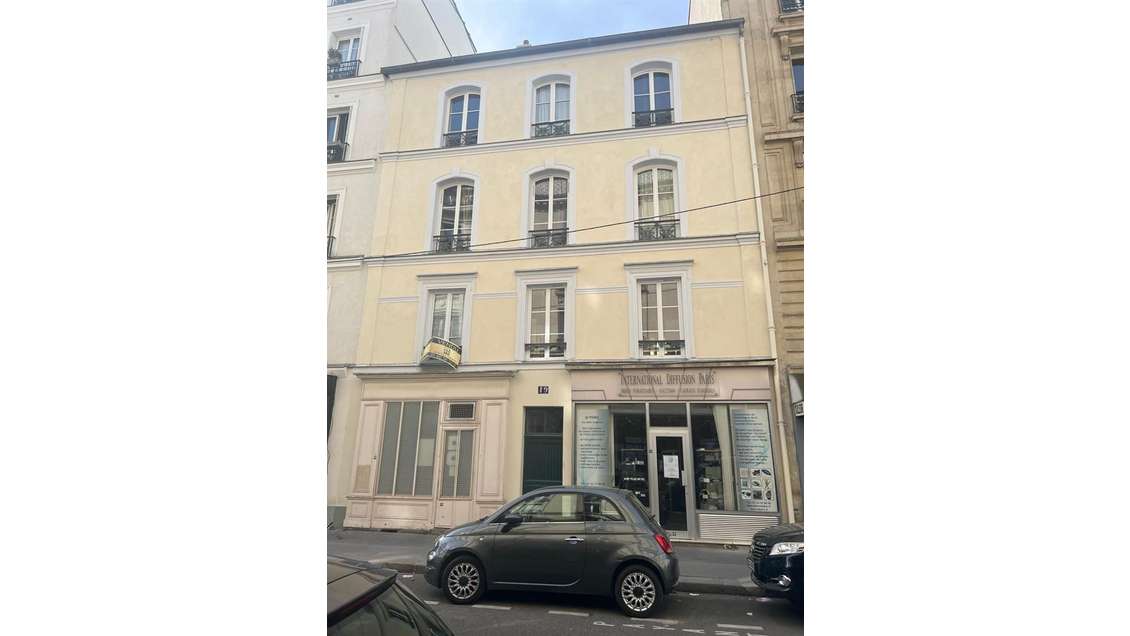 A louer local commercial de 35m² à Paris 17e